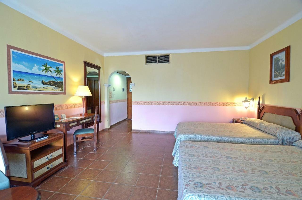 Hotel Brisas グアルダラバカ エクステリア 写真